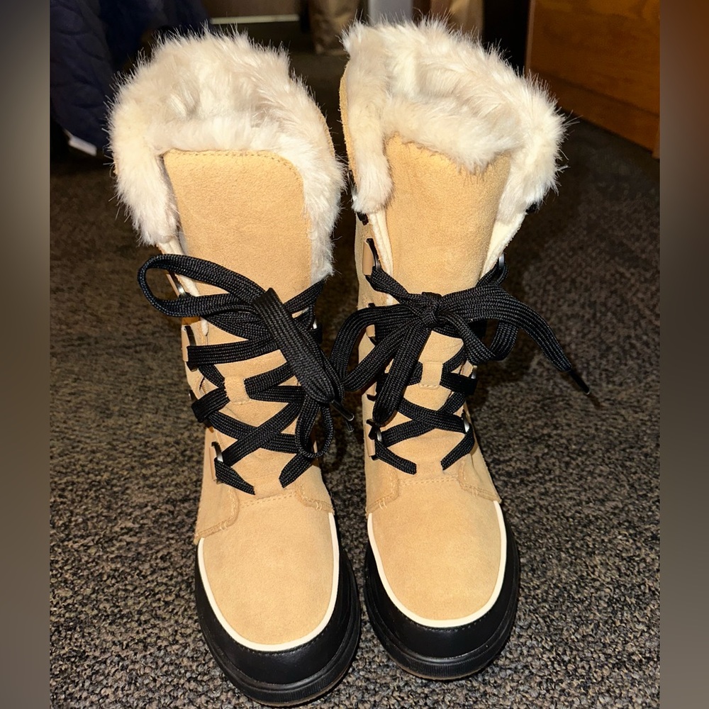 New Tan Sorel boots